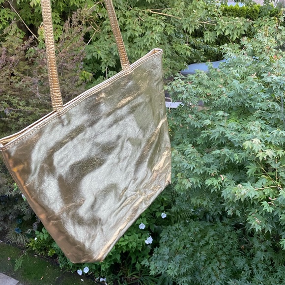 Vintage 80s/90s Carlos Falchi tote in like new condition - Picture 3 of 11